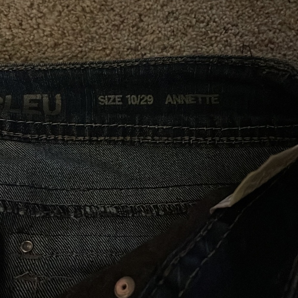 Code Bleu capris - Picture 3 of 4
